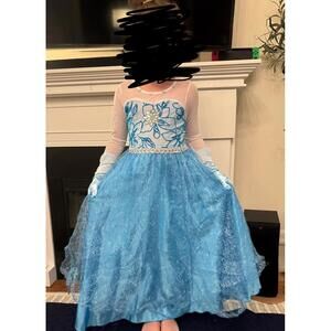 Frozen Elsa dress, size 6-8 years